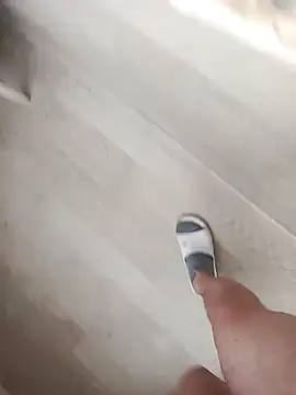 red red00 online show from March 13, 2025, 2:12 pm