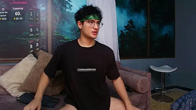 Snapshot of Mark_Evans1_ chatting on February 12, 2025, 2:56 am Mark Evans1  online show from February 12, 2025, 2:56 am