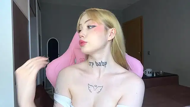 hanna cry baby online show from March 11, 2025, 12:28 pm