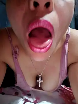 LunaDrago online show from March 9, 2025, 10:41 am