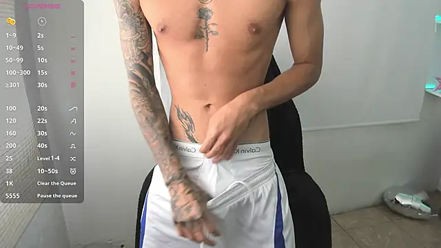 Snapshot of Damon__333 chatting on February 20, 2025, 8:03 pm Damon 333 online show from February 20, 2025, 8:03 pm