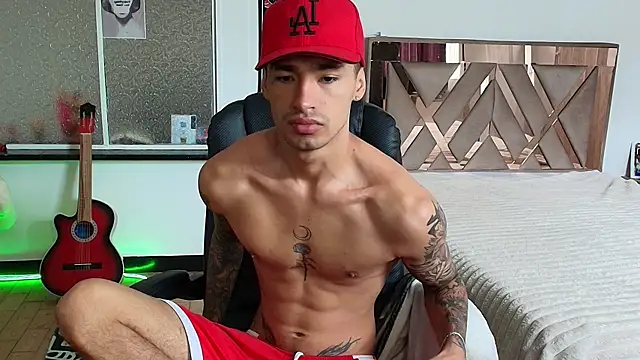 Snapshot of Damon__333 chatting on November 13, 2025, 5:45 pm Damon 333 online show from November 13, 2025, 5:45 pm