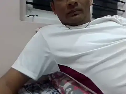 Snapshot of NiceBoy9099 chatting on December 1, 2024, 5:35 pm NiceBoy9099 online show from December 1, 2024, 5:35 pm