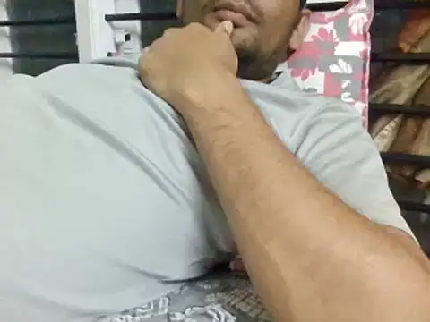 Snapshot of NiceBoy9099 chatting on February 28, 2025, 6:20 pm NiceBoy9099 online show from February 28, 2025, 6:20 pm