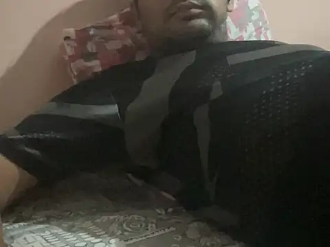 Snapshot of NiceBoy9099 chatting on October 18, 2025, 5:03 pm NiceBoy9099 online show from October 18, 2025, 5:03 pm