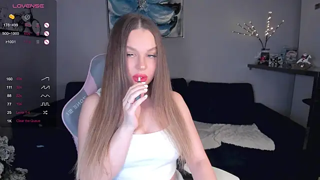 Snapshot of wwildfox chatting on January 14, 2025, 3:15 pm wwildfox online show from January 14, 2025, 3:15 pm