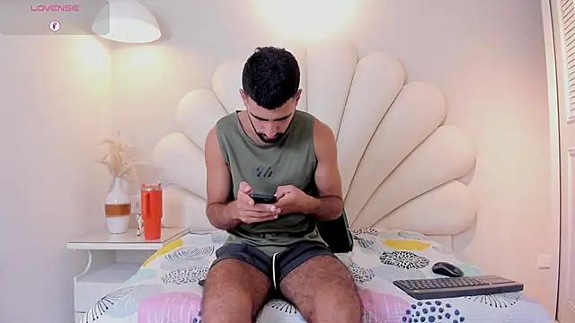 Ethan  Walker online show from April 17, 2026, 2:53 pm