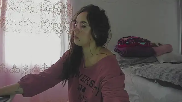 HARLEYNAPIER online show from March 31, 2026, 3:56 pm