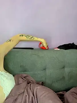 Snapshot of chachalette444 chatting on December 21, 2025, 1:18 pm chachalette444 online show from December 21, 2025, 1:18 pm