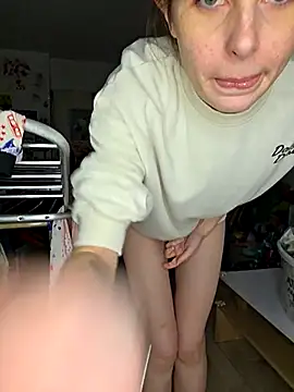 Snapshot of chachalette444 chatting on February 13, 2026, 1:29 pm chachalette444 online show from February 13, 2026, 1:29 pm