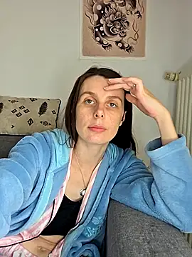 Snapshot of chachalette444 chatting on February 15, 2026, 1:31 pm chachalette444 online show from February 15, 2026, 1:31 pm