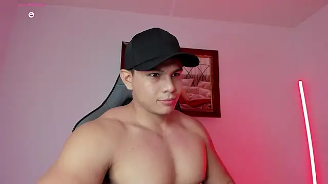 Snapshot of RoyConstance chatting on February 1, 2026, 4:22 am RoyConstance online show from February 1, 2026, 4:22 am