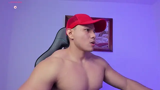 Snapshot of RoyConstance chatting on February 19, 2026, 3:35 am RoyConstance online show from February 19, 2026, 3:35 am