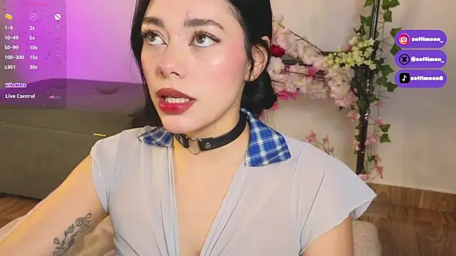 Soffimoon  online show from October 11, 2025, 2:33 am