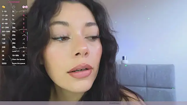 Soffimoon  online show from June 25, 2026, 8:24 pm