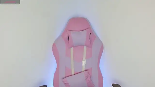 yulissa18 online show from April 5, 2026, 1:47 am