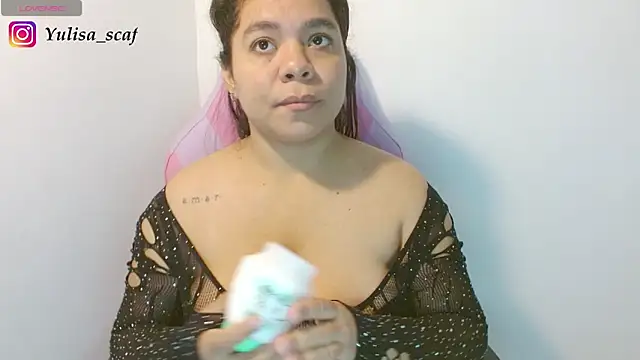 yulissa18 online show from May 12, 2026, 1:36 am