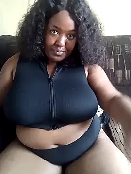 Snapshot of Missmoox24 chatting on January 17, 2025, 9:28 am Missmoox24 online show from January 17, 2025, 9:28 am