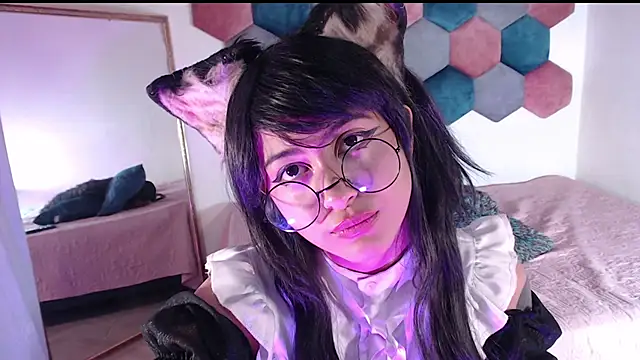 liz-beths online show from February 24, 2025, 1:42 pm