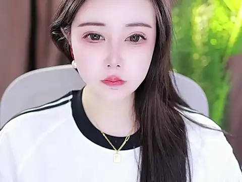 Qiaoqiao  online show from February 7, 2025, 7:07 am