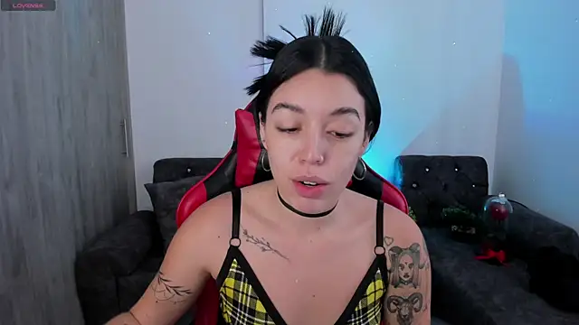 Snapshot of zoee_jackson chatting on March 16, 2026, 8:35 pm zoee jackson online show from March 16, 2026, 8:35 pm