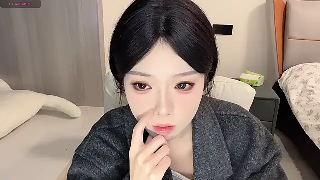 Snapshot of Q-ing chatting on December 27, 2024, 4:10 pm Q-ing online show from December 27, 2024, 4:10 pm