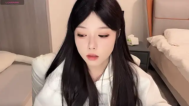 Snapshot of Q-ing chatting on December 31, 2024, 6:35 pm Q-ing online show from December 31, 2024, 6:35 pm