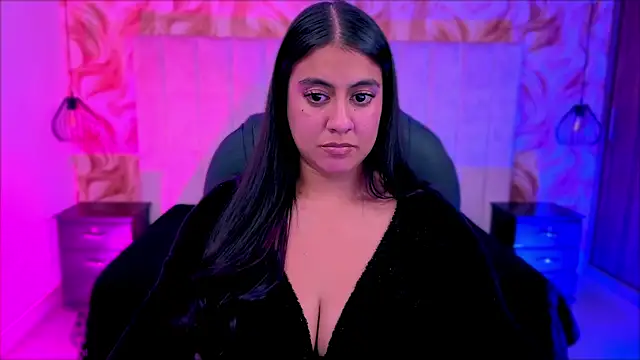 Xisu  online show from April 18, 2026, 5:22 am