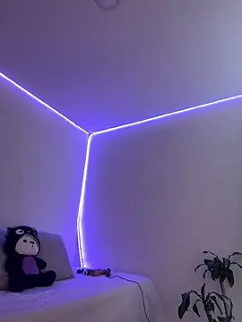 AmmyCollinsW online show from March 27, 2026, 7:24 pm