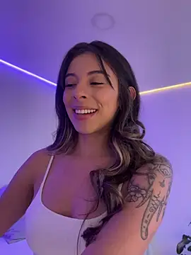 AmmyCollinsW online show from April 1, 2026, 9:34 pm