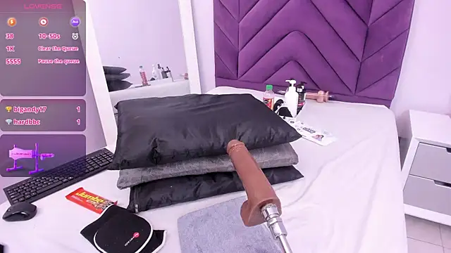 Snapshot of Maddyjohnsonn chatting on December 18, 2024, 6:53 am Maddyjohnsonn online show from December 18, 2024, 6:53 am