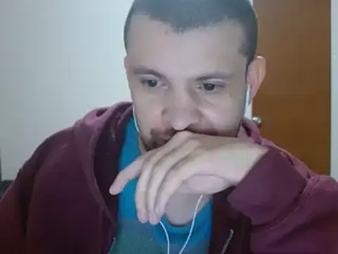 camiloking1720 online show from December 3, 2024, 6:15 am