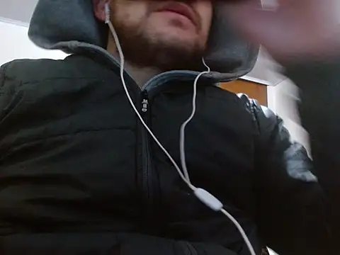 camiloking1720 online show from September 28, 2025, 7:47 am