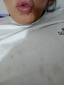 nazii010 online show from November 25, 2025, 9:26 pm