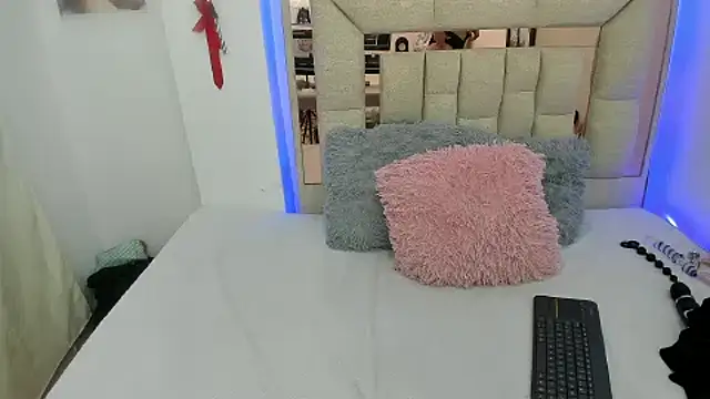 Snapshot of melody_bonnet chatting on December 30, 2024, 10:53 am melody bonnet online show from December 30, 2024, 10:53 am