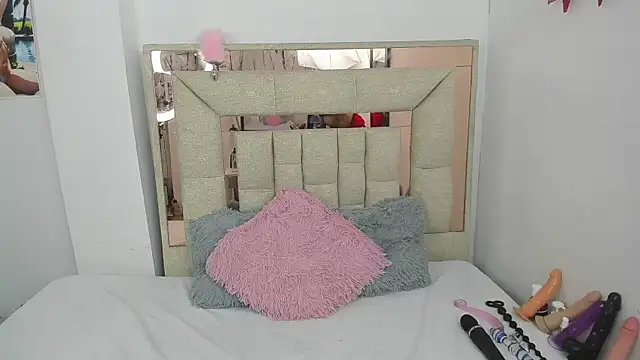 Snapshot of melody_bonnet chatting on February 9, 2025, 10:00 pm melody bonnet online show from February 9, 2025, 10:00 pm