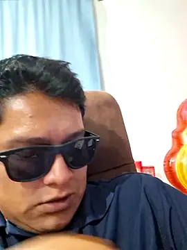 Snapshot of issacchpapi chatting on June 18, 2026, 5:30 am issacchpapi online show from June 18, 2026, 5:30 am