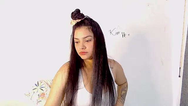 Snapshot of lolaa_staars chatting on March 15, 2025, 1:07 pm lolaa staars online show from March 15, 2025, 1:07 pm