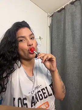 Snapshot of lolaa_staars chatting on October 15, 2025, 5:29 am lolaa staars online show from October 15, 2025, 5:29 am