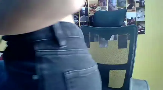 Snapshot of Nicole-wallace chatting on January 21, 2025, 10:30 am Nicole-wallace online show from January 21, 2025, 10:30 am