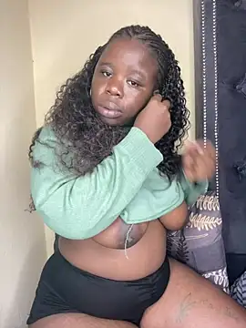 Snapshot of DarkBerry87 chatting on April 14, 2026, 8:37 pm DarkBerry87 online show from April 14, 2026, 8:37 pm