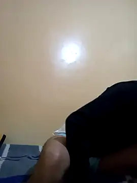 Snapshot of Bisex_activ19 chatting on January 8, 2025, 9:01 pm Bisex activ19 online show from January 8, 2025, 9:01 pm