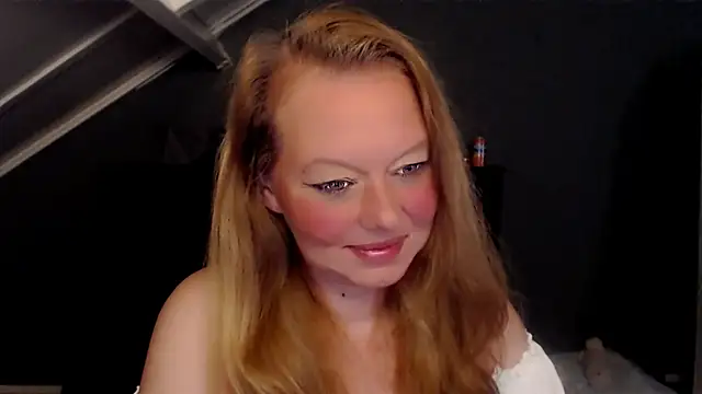 roxanna24 online show from May 16, 2026, 9:13 pm