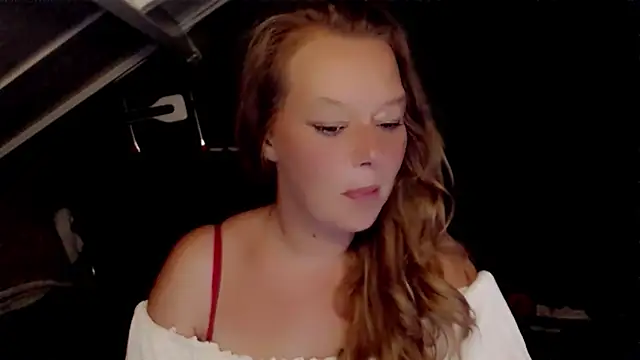 roxanna24 online show from June 5, 2026, 9:20 pm