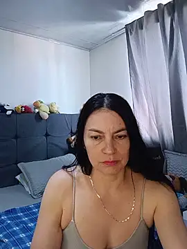 renata hot1 online show from June 1, 2026, 7:15 pm