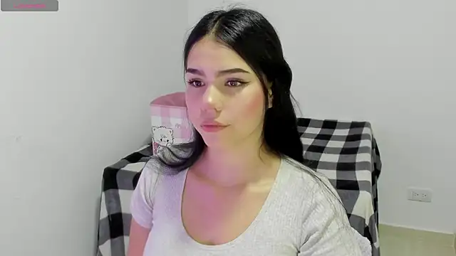 Natasha su  online show from February 2, 2025, 1:02 am