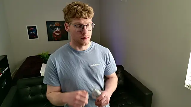 Snapshot of BlueEyedTallGuy94 chatting on February 27, 2026, 9:48 pm BlueEyedTallGuy94 online show from February 27, 2026, 9:48 pm