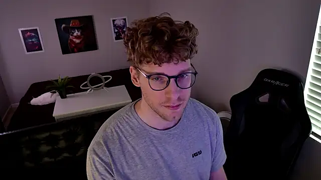 Snapshot of BlueEyedTallGuy94 chatting on March 24, 2026, 8:36 pm BlueEyedTallGuy94 online show from March 24, 2026, 8:36 pm