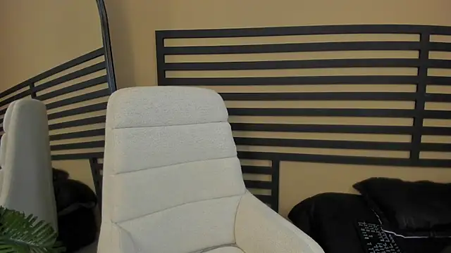 Catyloves online show from March 7, 2026, 10:40 pm