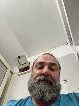 Snapshot of ros217 chatting on September 30, 2025, 3:17 pm ros217 online show from September 30, 2025, 3:17 pm